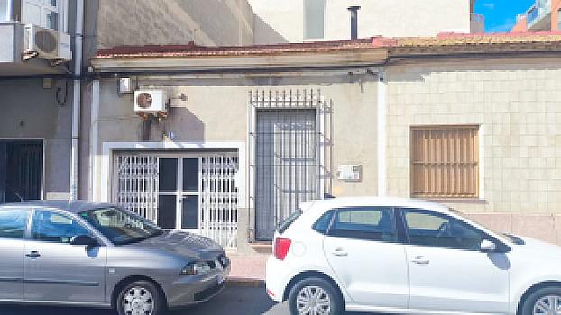Casa planta baja en Torrevieja – Oportunidad de inversión sin gastos de comunidad