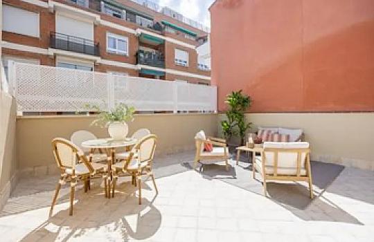 Ático con terraza en zona de Almagro.