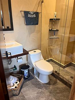 Venta estudio totalmente amueblado y equipado con Alberca y jacuzzi a 5 min de la playa y Av Kukulcan