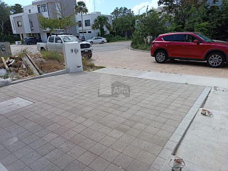House for rent in Residencial Arbolada 3 beds, 3.5 baths, pool, Cancun Quintana Roo