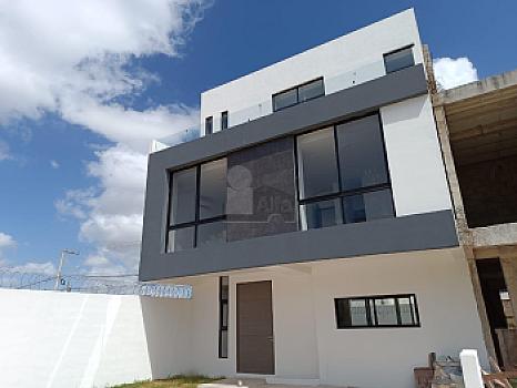 House for rent in Residencial Arbolada 3 beds, 3.5 baths, pool, Cancun Quintana Roo
