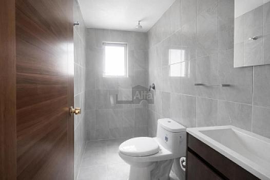 Casa cerca de Plaza Galerías | A ½ cuadra de Av. Vallarta | Coto de 8 casas