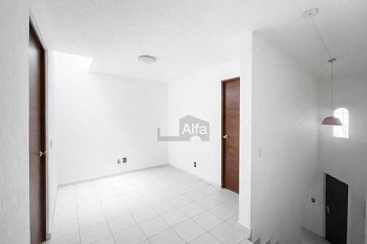 Casa cerca de Plaza Galerías | A ½ cuadra de Av. Vallarta | Coto de 8 casas