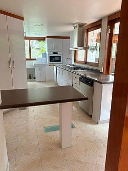 Se renta casa grande en condominio