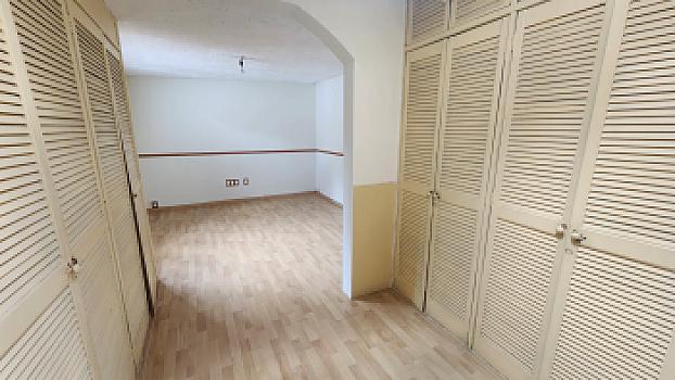Se renta casa grande en condominio