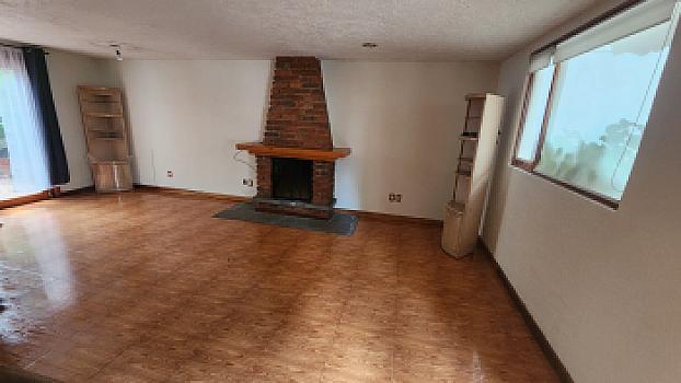 Se renta casa grande en condominio