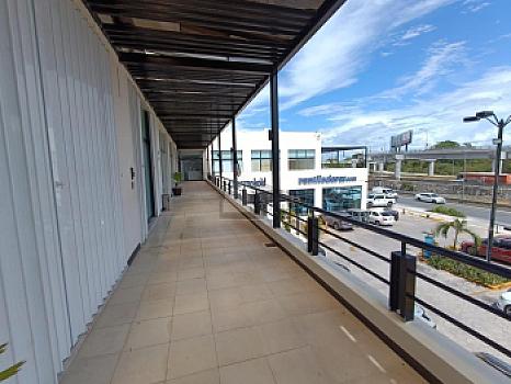 Oficina Comercial en Venta de 110M2 en Plaza Comercial Céntrica sobre Blvd Luis Donaldo Colosio