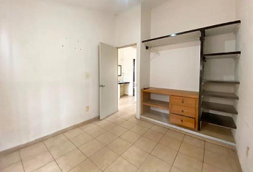 CASA EN VENTA FRACC LAURELES CERRADO