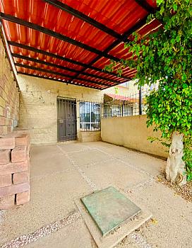 CASA EN VENTA FRACC LAURELES CERRADO
