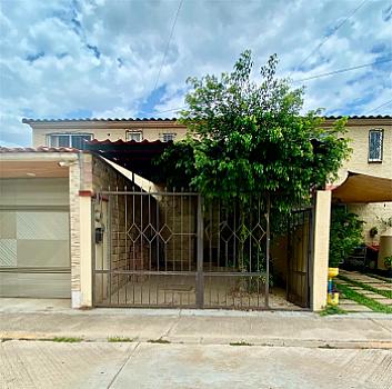 CASA EN VENTA FRACC LAURELES CERRADO
