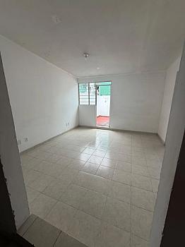 LOCAL COMERCIAL EN VENTA CON DEPARTAMENTO O ESPACIOS COMERCIALES EN PLANTA ALTA EN PILARES TOLUCA