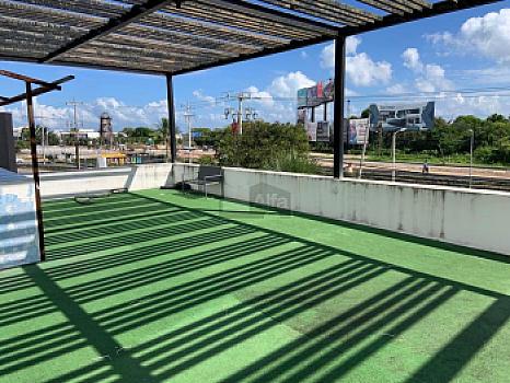 Oficina Comercial de 180mts y 90mts terraza en Plaza Comercial Céntrica – Blvd. Luis Donaldo Colosio