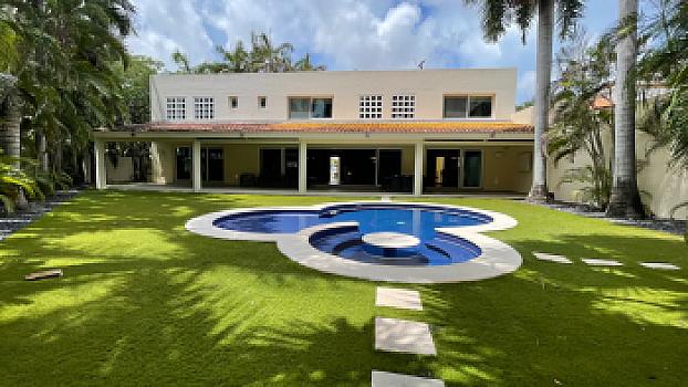 House for rent villa magna Cancún Quintana Roo.