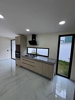 Casa en venta en San Mateo Atenco, Edo Mex;  3 recámaras, jardín y terraza. Aplican Creditos Hipotecarios en General.