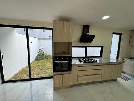 Casa en venta en San Mateo Atenco, Edo Mex;  3 recámaras, jardín y terraza. Aplican Creditos Hipotecarios en General.