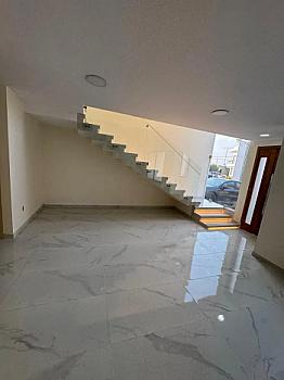 Casa en venta en San Mateo Atenco, Edo Mex;  3 recámaras, jardín y terraza. Aplican Creditos Hipotecarios en General.