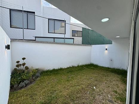 Casa en venta en San Mateo Atenco, Edo Mex;  3 recámaras, jardín y terraza. Aplican Creditos Hipotecarios en General.