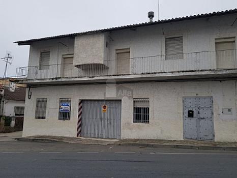 Chalet/casa adosado en venta en OLIVA DE PLASENCIA, Oliva de Plasencia, Cáceres