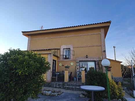 Chalet/casa independiente en venta en Kiem, Toledo