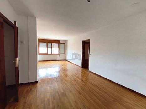 Piso en venta en Conservatoria de Música, Soria, Soria