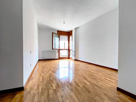 Piso en venta en Conservatoria de Música, Soria, Soria