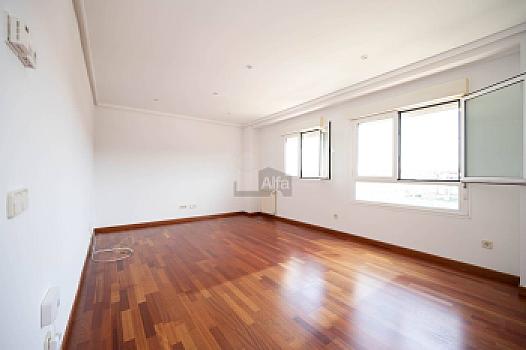 Piso en venta en SANCHINARRO, Madrid, Madrid