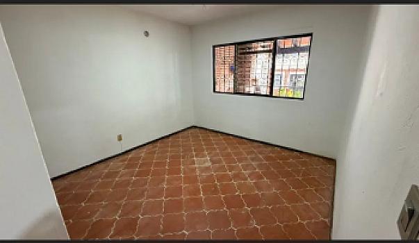 Casa independiente sobre calle