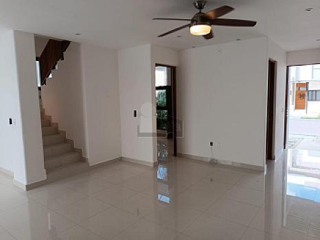 House for Rent 4 bdrms, 4 bathrooms and maid's room in Residencial AQUA, Cancun Quintana Roo, SMZ-330