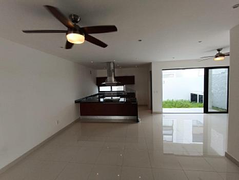 House for Rent 4 bdrms, 4 bathrooms and maid's room in Residencial AQUA, Cancun Quintana Roo, SMZ-330