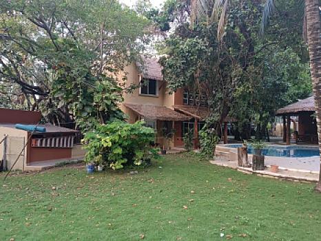 Casa en Venta Av. Colegios SM 309 con 1,500m2 de terreno y 600m2 de construcción
