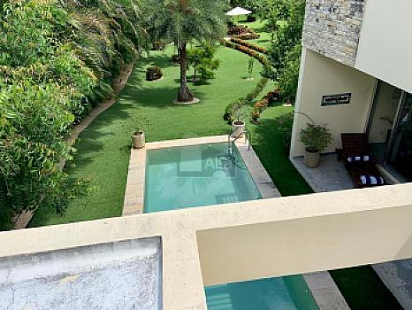 Casa en Venta amueblada con doble terreno en el Yucatan Country Club. Mérida Yucatán.