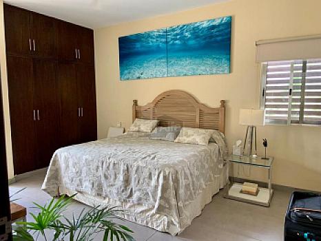 Casa en Venta amueblada con doble terreno en el Yucatan Country Club. Mérida Yucatán.