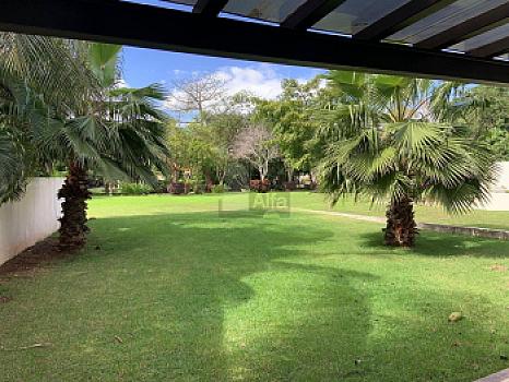 House for Sale Lagos del Sol Residencial with 4 bdrms, 1 office and 4.5 bathrooms, Cancún Quintana Roo