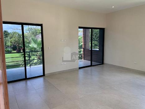 House for Sale Lagos del Sol Residencial with 4 bdrms, 1 office and 4.5 bathrooms, Cancún Quintana Roo