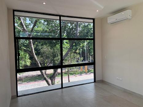 House for Sale Lagos del Sol Residencial with 4 bedrooms, 1 office and 4.5 bathrooms, Cancún Quintana Roo