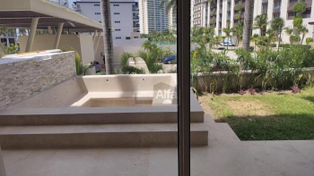 Garden House for Sale 3 bdrm 3.5 baths in Marina Puerto Cancun, Quintana Roo