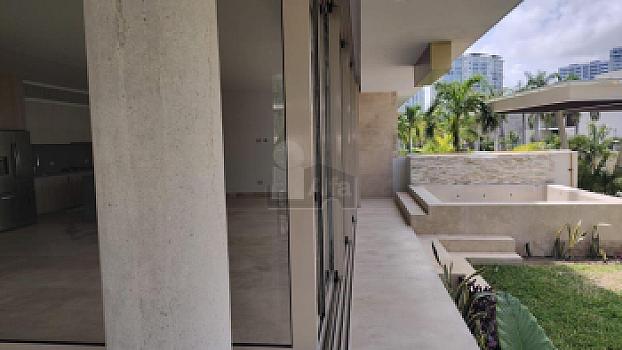 Garden House for Sale 3 bdrm 3.5 baths in Marina Puerto Cancun, Quintana Roo