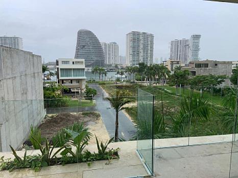 Garden House for Sale 3 bdrm 3.5 baths in Marina Puerto Cancun, Quintana Roo