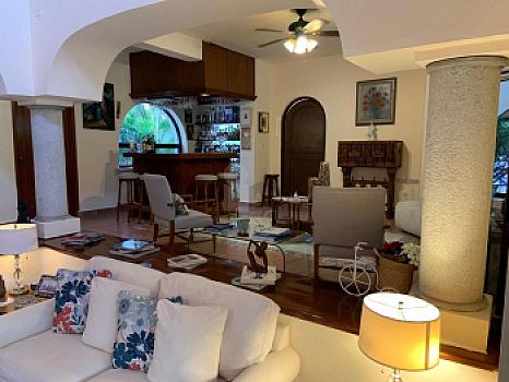 Casa Residencial Venta, 5 Recs, 5 baños y Alberca en Campestre Cancún Quintana Roo