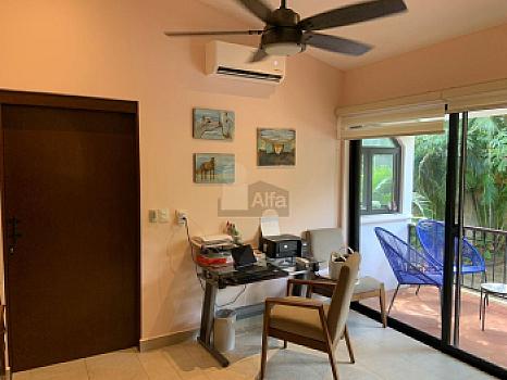 Casa Residencial Venta, 5 Recs, 5 baños y Alberca en Campestre Cancún Quintana Roo