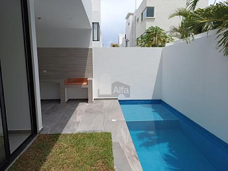 Corner House for Sale in Residencial Arbolada with 3 bedrooms and 2.5 bathrooms Cancun Quintana Roo
