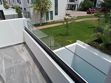 Corner House for Sale in Residencial Arbolada with 3 bedrooms and 2.5 bathrooms Cancun Quintana Roo