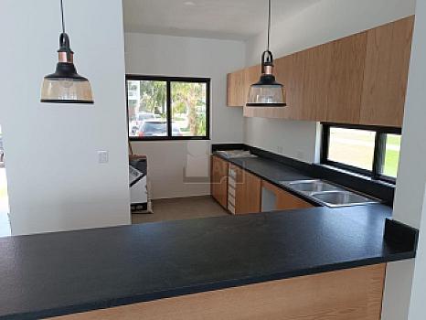 Corner House for Sale in Residencial Arbolada with 3 bedrooms and 2.5 bathrooms Cancun Quintana Roo