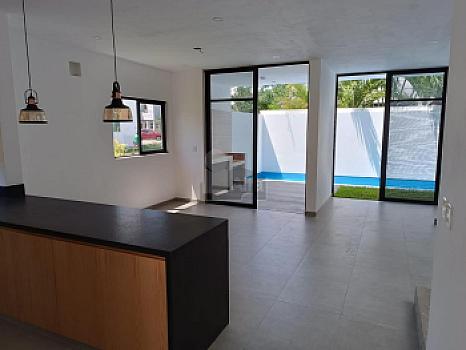 Corner House for Sale in Residencial Arbolada with 3 bedrooms and 2.5 bathrooms Cancun Quintana Roo