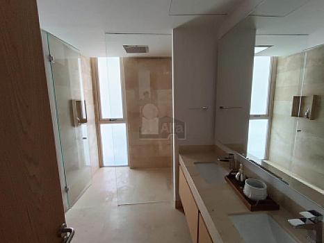 PH for Sale with 4 Beds and 5.5 Baths Marina Puerto Cancun