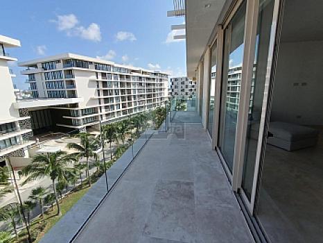 PH for Sale with 4 Beds and 5.5 Baths Marina Puerto Cancun