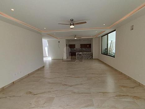 House for Sale 4 beds, 4.5 baths, Via Cumbres, Cancun Quintana Roo
