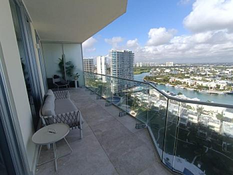 Furnished apartment for sale in SLS Puerto Cancún with 4 bedrooms and 4.5 bathrooms