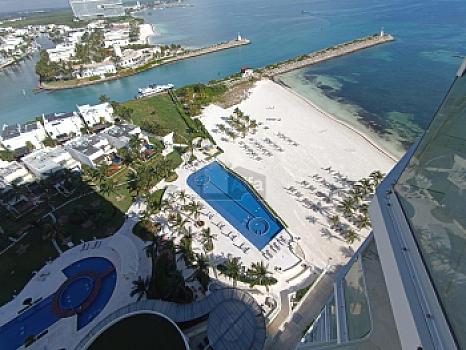 Furnished apartment for sale in SLS Puerto Cancún with 4 bedrooms and 4.5 bathrooms