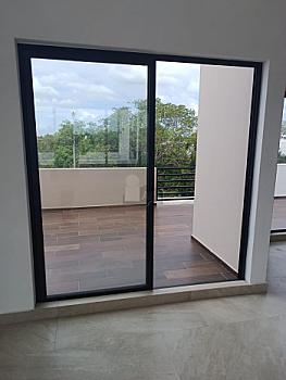 House for sale Residencial Vía Cumbres, Cancun with 4 bedrooms and 4 full bathrooms, maid's quarters
